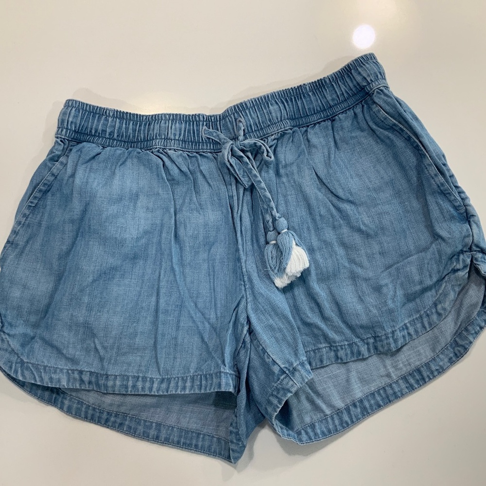 Vineyard Vines lightweight denim shorts